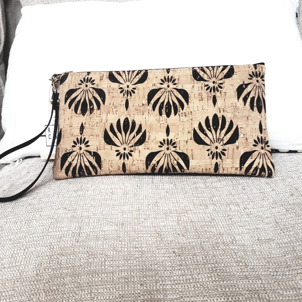 Spicer wristlet handbag
